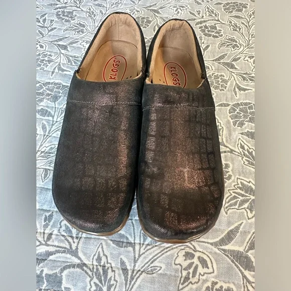 Klogs, metallic brown crocodile print, size 11 - Picture 1 of 7